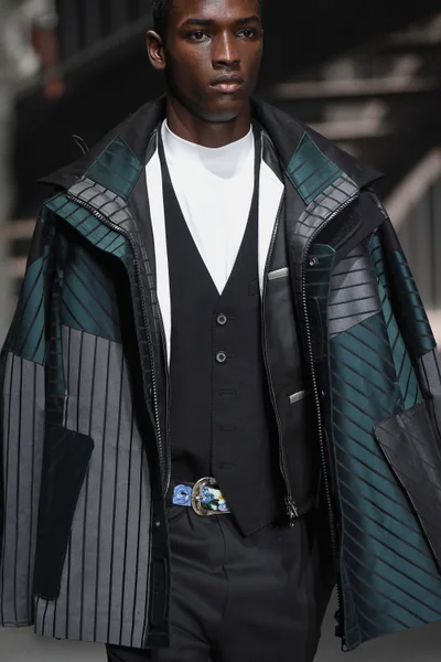 Look 19